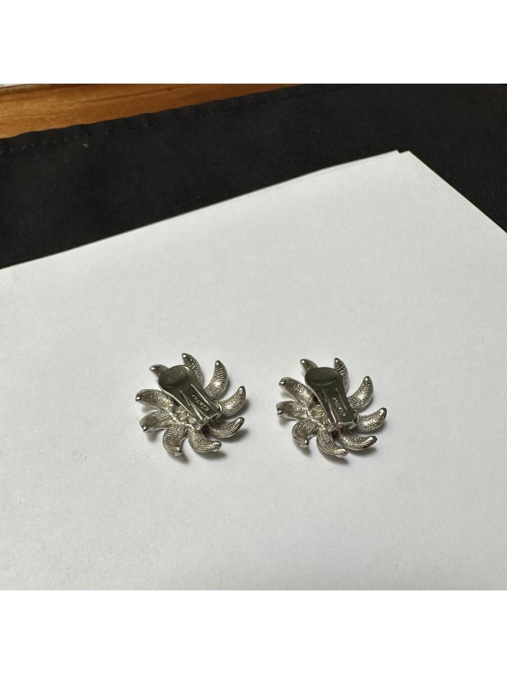 Vintage Kramer Silver Tone Textured Flower Clip On Earrings Signed - Picture 5 of 8